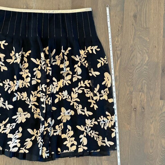 Intuitions Black with gold Silk Shell Floral Skirt Size 10 - Picture 12 of 13